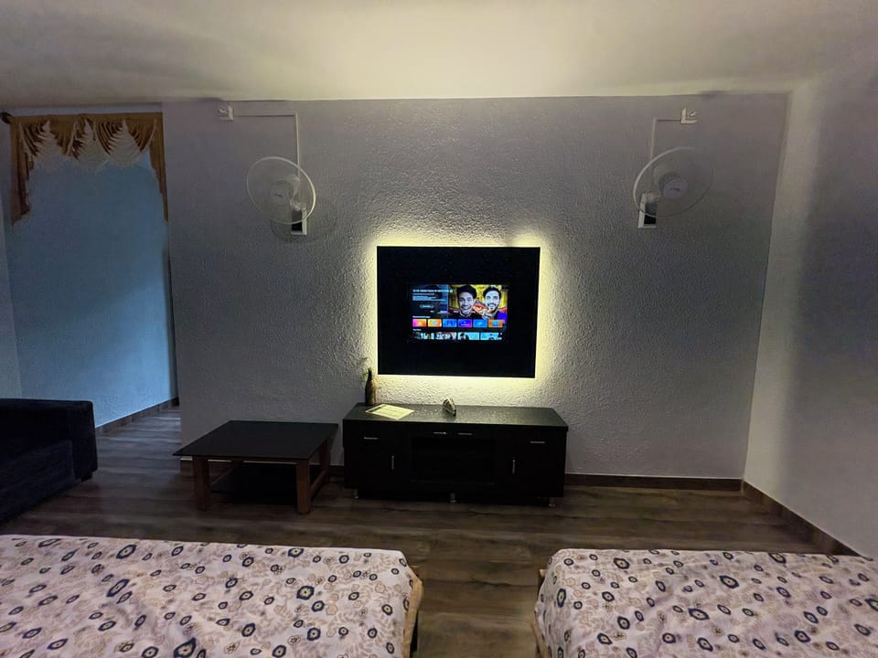 In-room safe, desk, laptop workspace, soundproofing