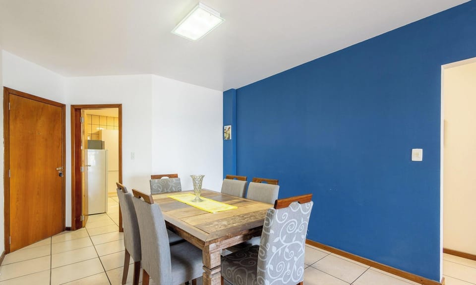 Basic Apartment | Dining