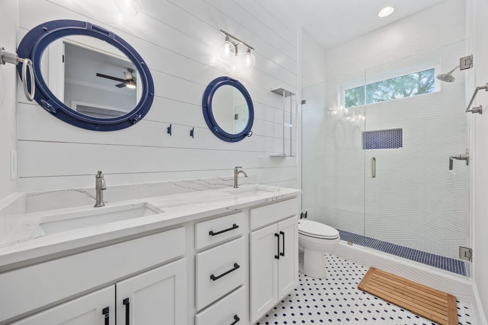 Primary En Suite Bath
