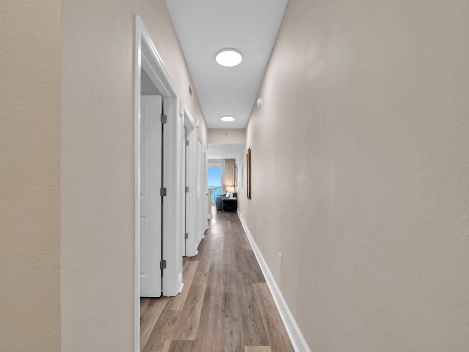Condo, 1 King Bed (Majestic Beach Towers 1-715) | Interior