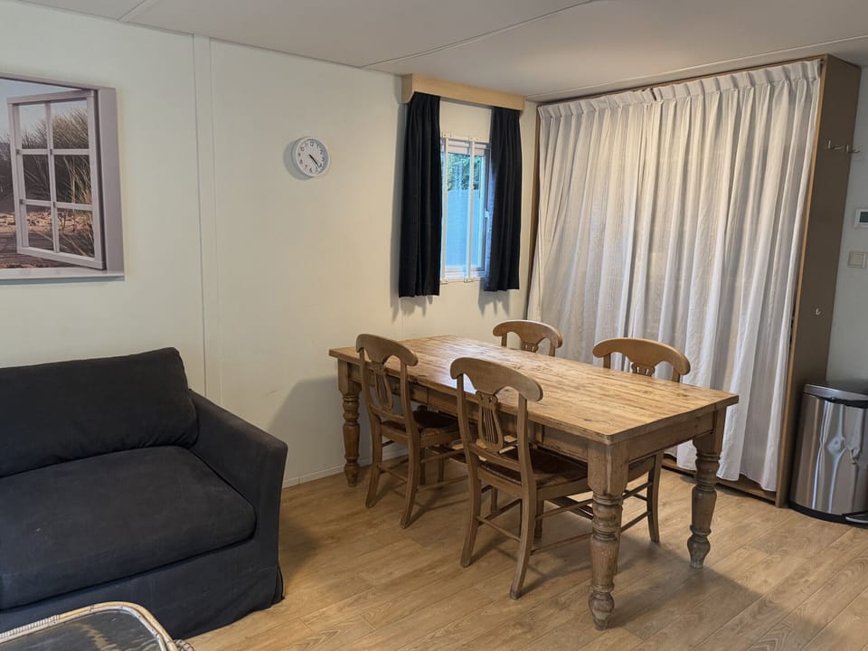 Dining room of KD 743 - Holiday Park Kijkduin