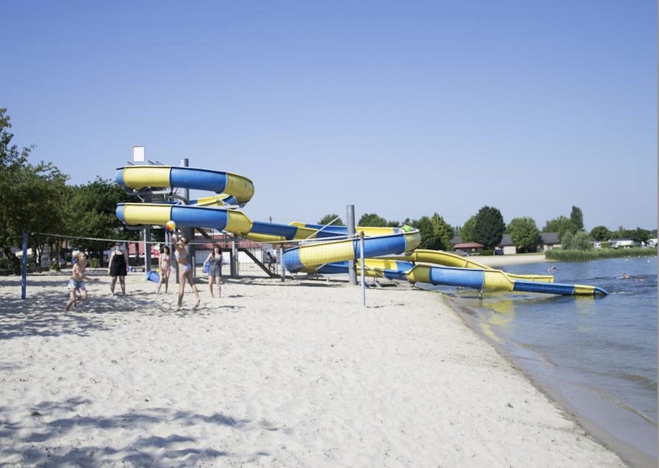 Surroundings in Vakantiepark Klein Strand - Comfort Chalet 6p