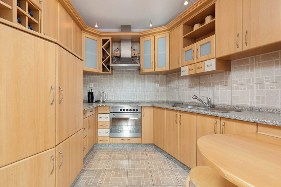 Functional kitchen with quality appliances that ensure that home-cooked meals can be prepared.