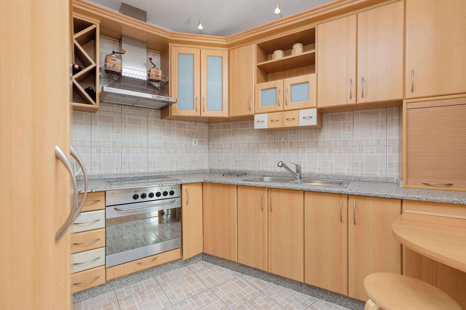 Functional kitchen with quality appliances that ensure that home-cooked meals can be prepared.
