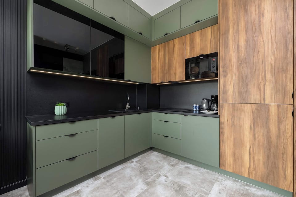 Modern, fully equipped kitchenette. 