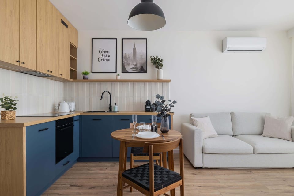 Stylish and functional kitchen combined with a dining space.

