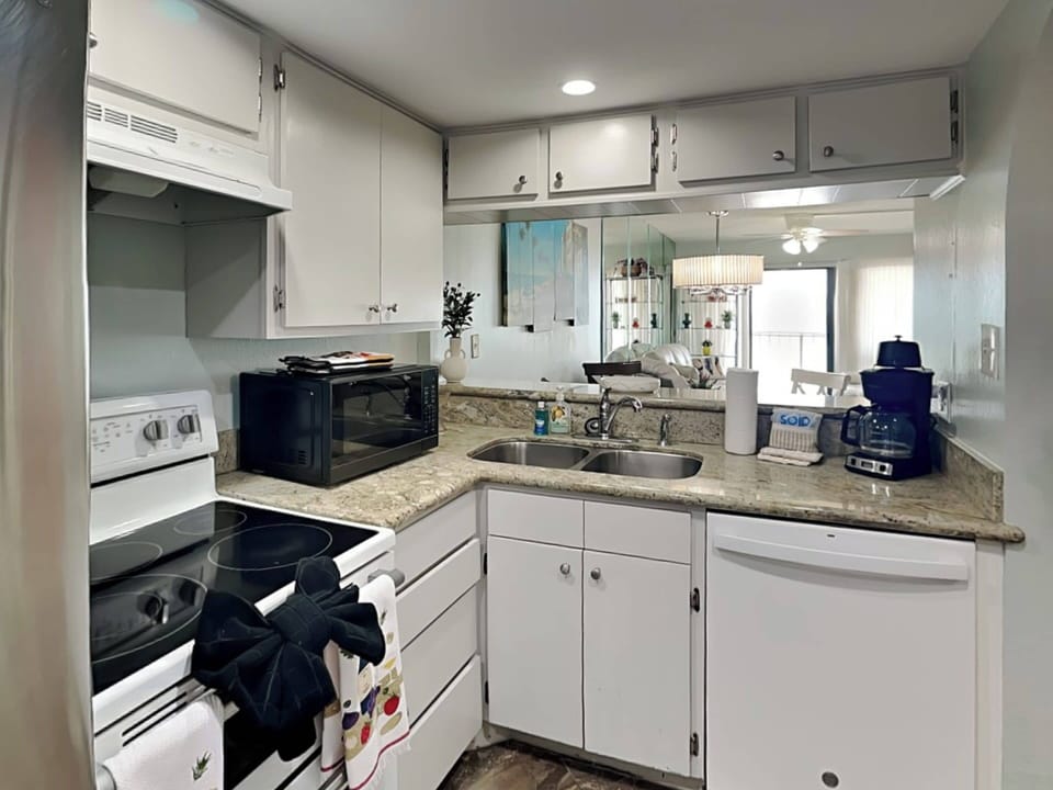 Condo (2 Bedrooms) | Property amenity