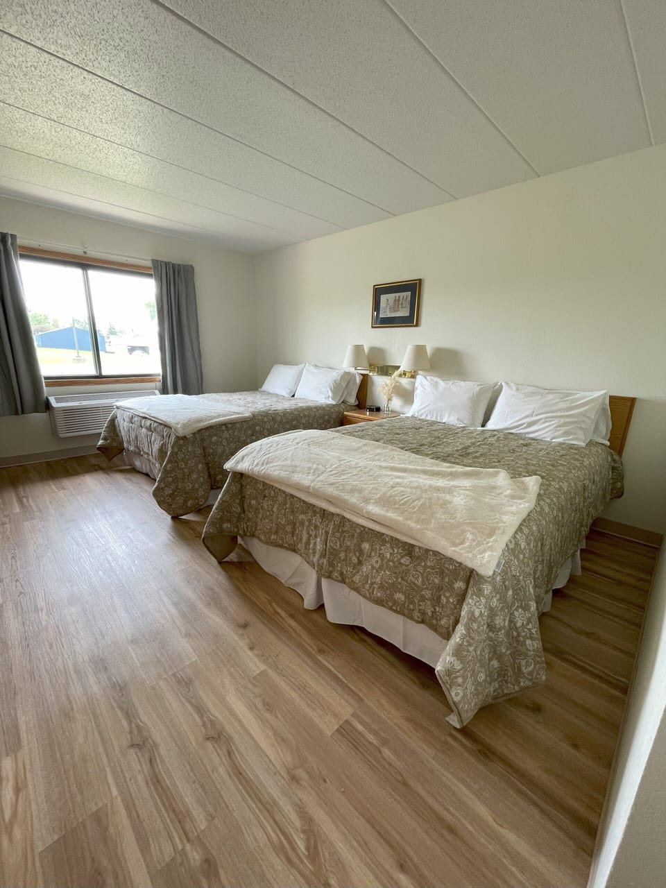 Double Room, 2 Queen Beds | Desk, free WiFi, bed sheets