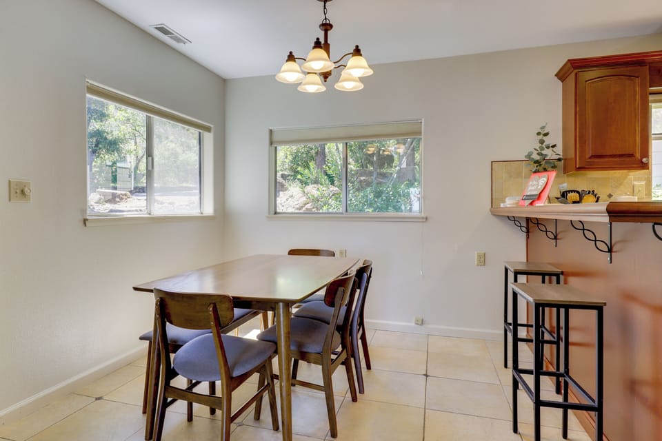 Dining Area | Dishware & Flatware