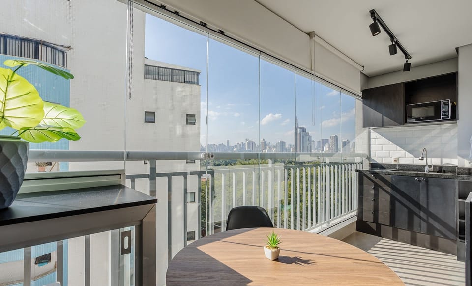 Basic Apartment | Dining