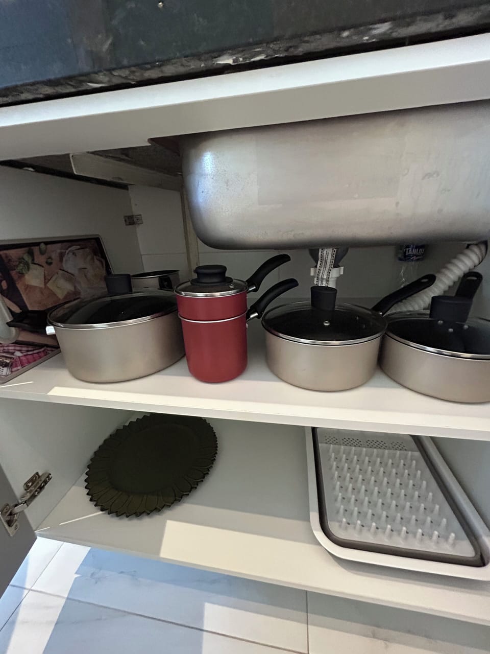 Apartment | Private kitchen | Mini-fridge, microwave, stovetop, blender