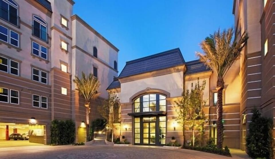 Irvine 2 Bedroom Building Exterior