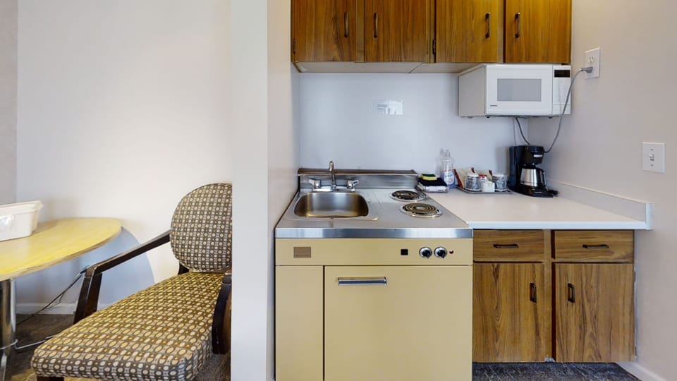 Coffee/tea maker, mini-fridge, microwave, toaster