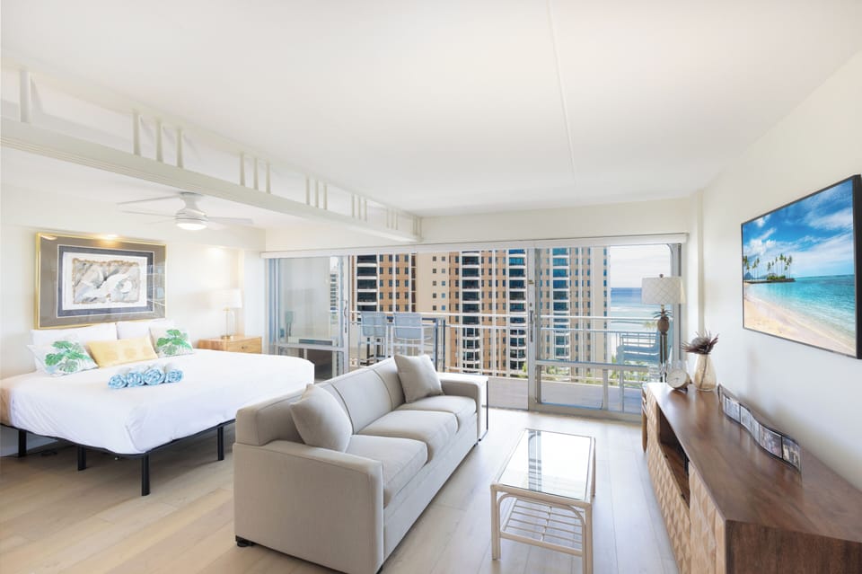 Smart TV and ocean breeze, all in one space