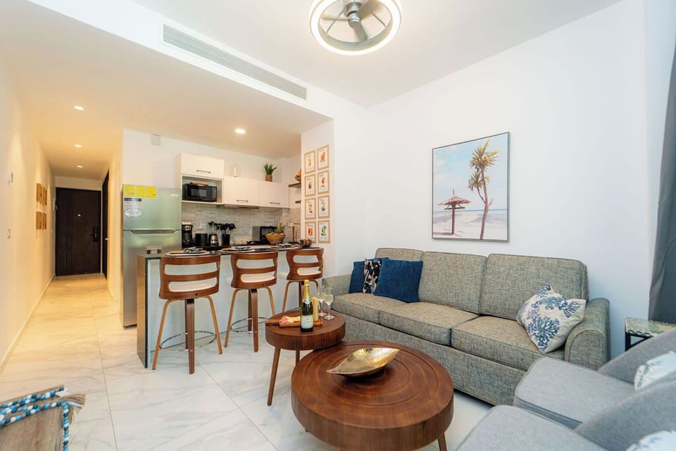 Aqua Vibe · 1BR Swim-Out Suite · Cana Rock Star (2435)