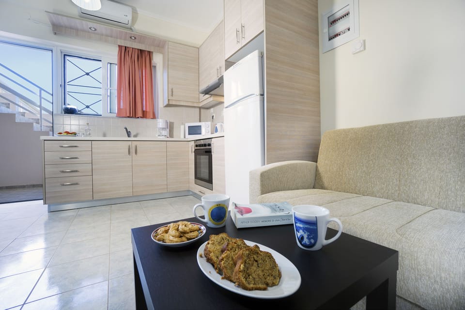 Apartment, 1 Bedroom | In-room dining
