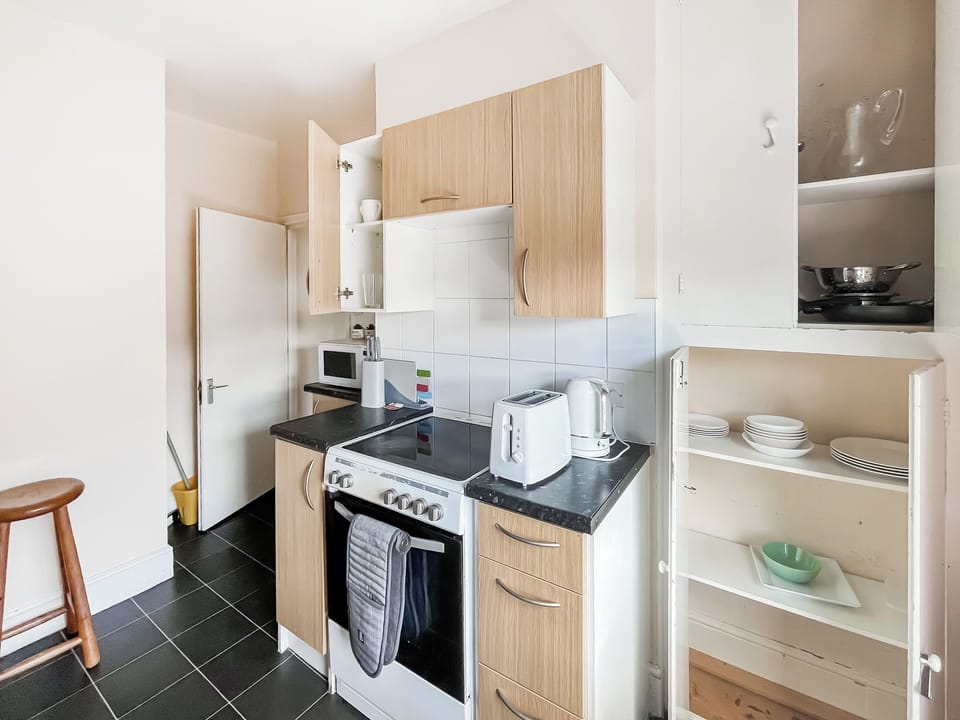 Kitchen | Sunset in Southampton, Southampton