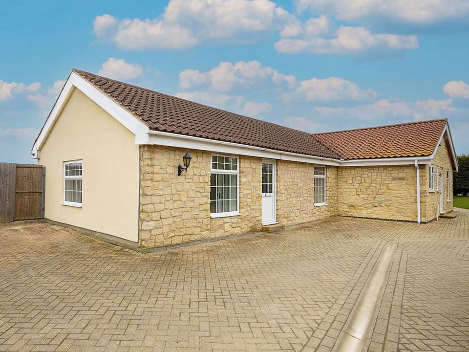 Exterior | Wolds View, Lincoln