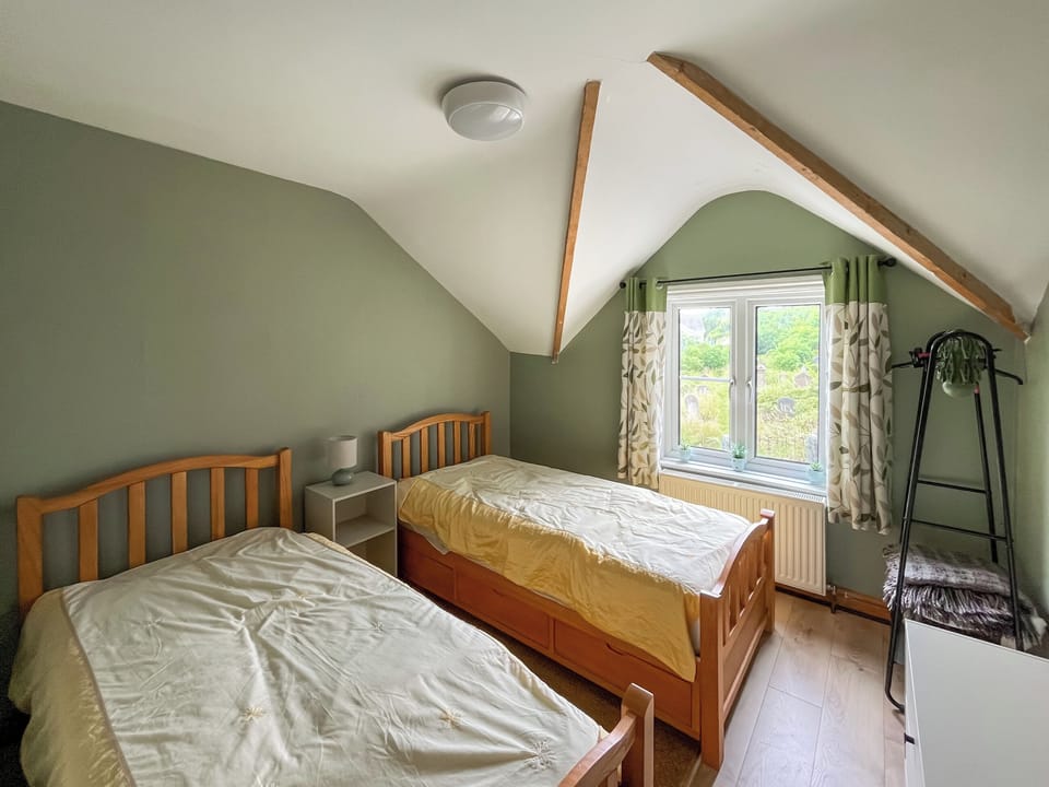 Twin bedroom | Swan Cottage, Corwen and the Berwyn Mountains