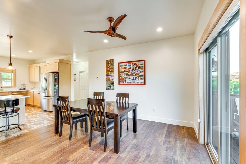Dining Area | Dishware & Flatware