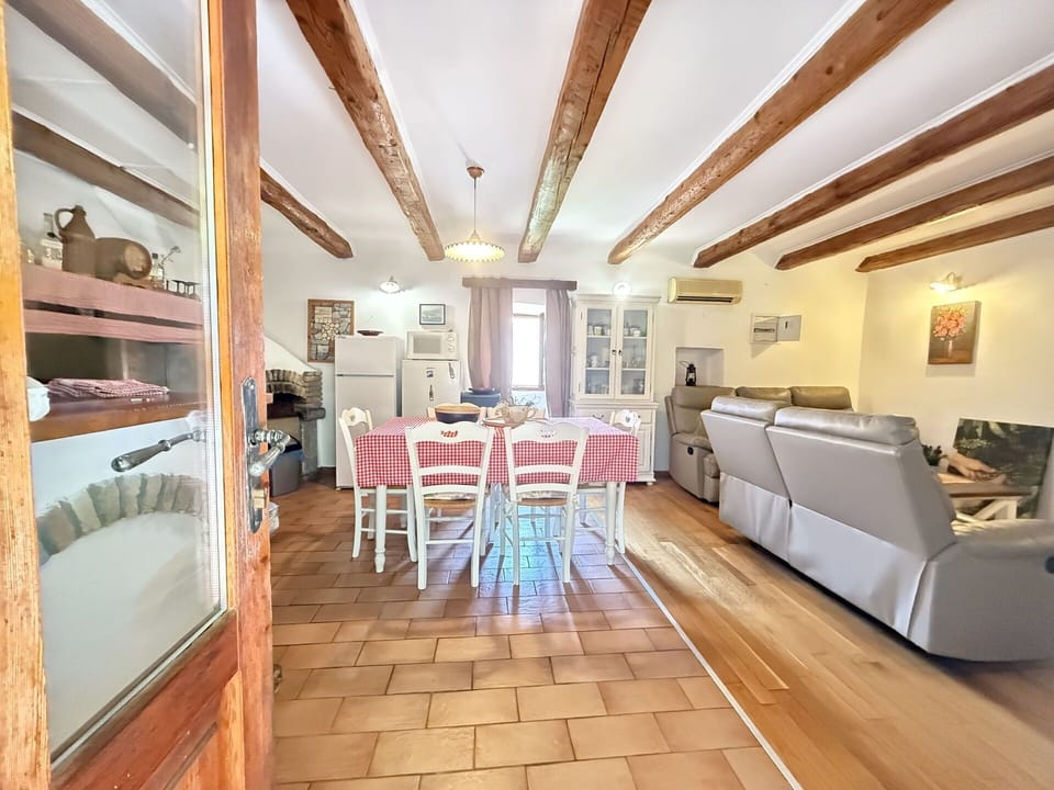 Autumn, Kitchen, Spring, Summer