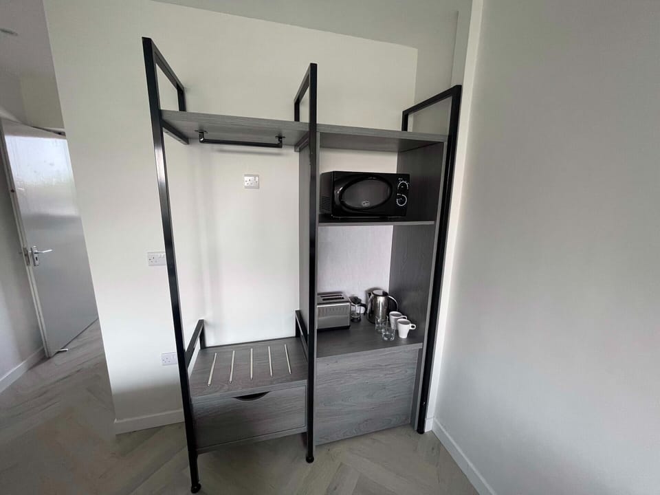 House | 1 bedroom, laptop workspace, iron/ironing board