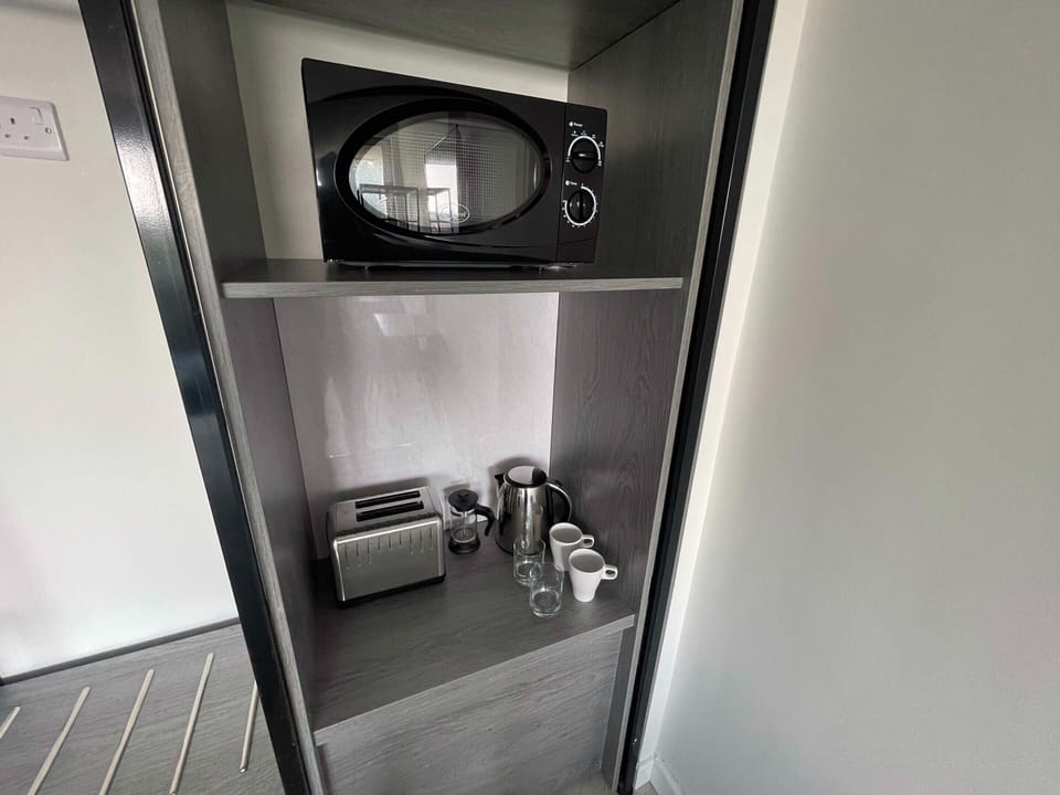House | 1 bedroom, laptop workspace, iron/ironing board