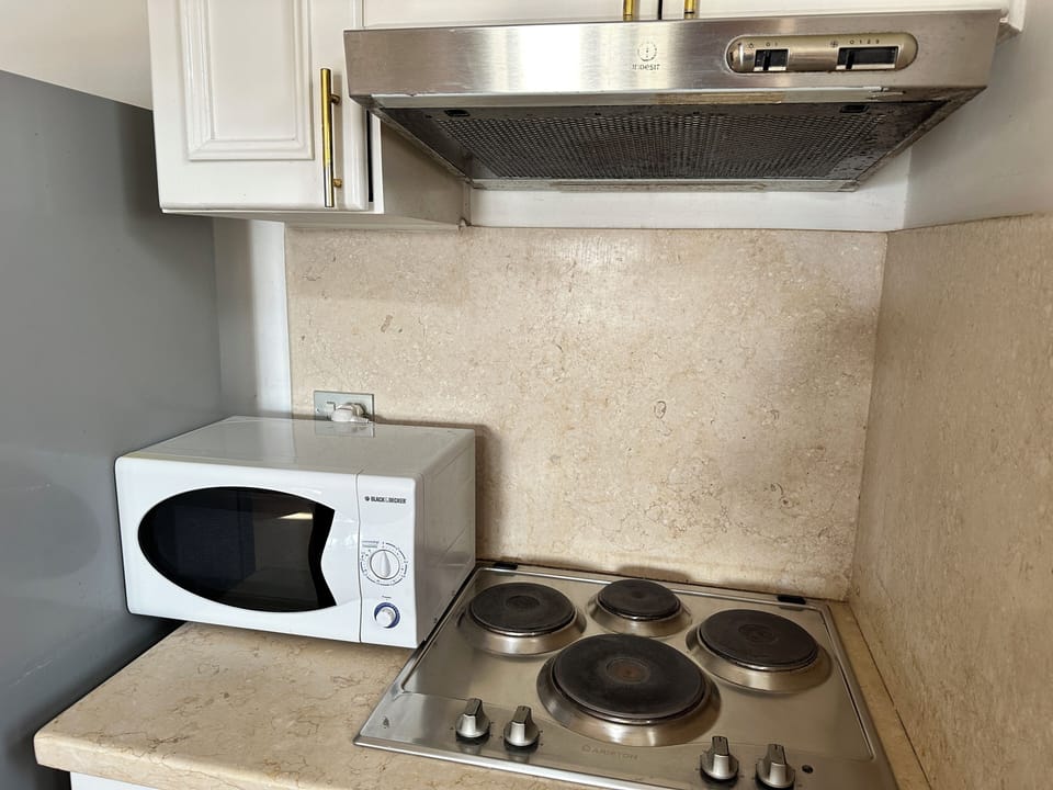 microwave- Stove