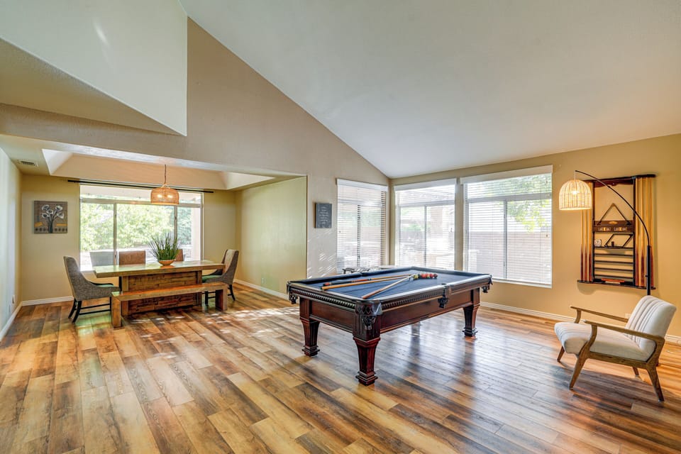 House (5 Bedrooms) | Interior