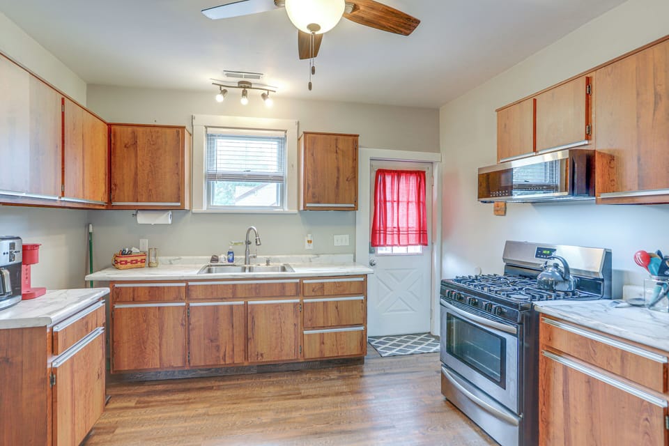 House (3 Bedrooms) | Interior