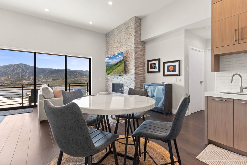 Klaim Retreats 11753