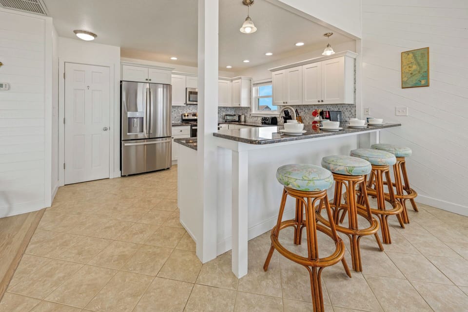 Surf or Sound Realty - 1226 - Ocean's 31 - Kitchen -1