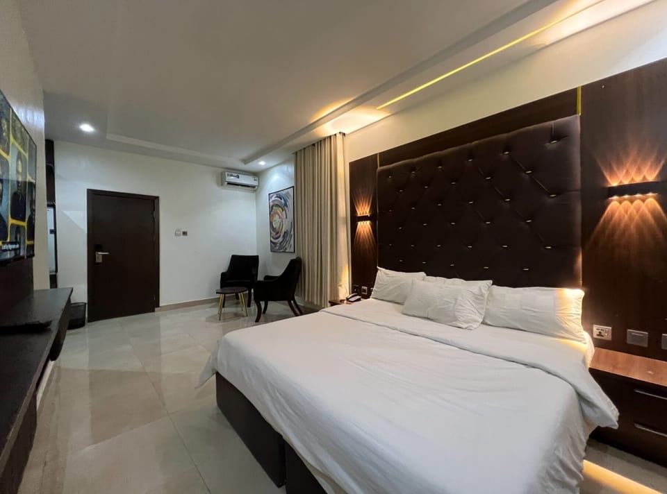 Room, Harbor View | Egyptian cotton sheets, premium bedding, memory foam beds, free WiFi
