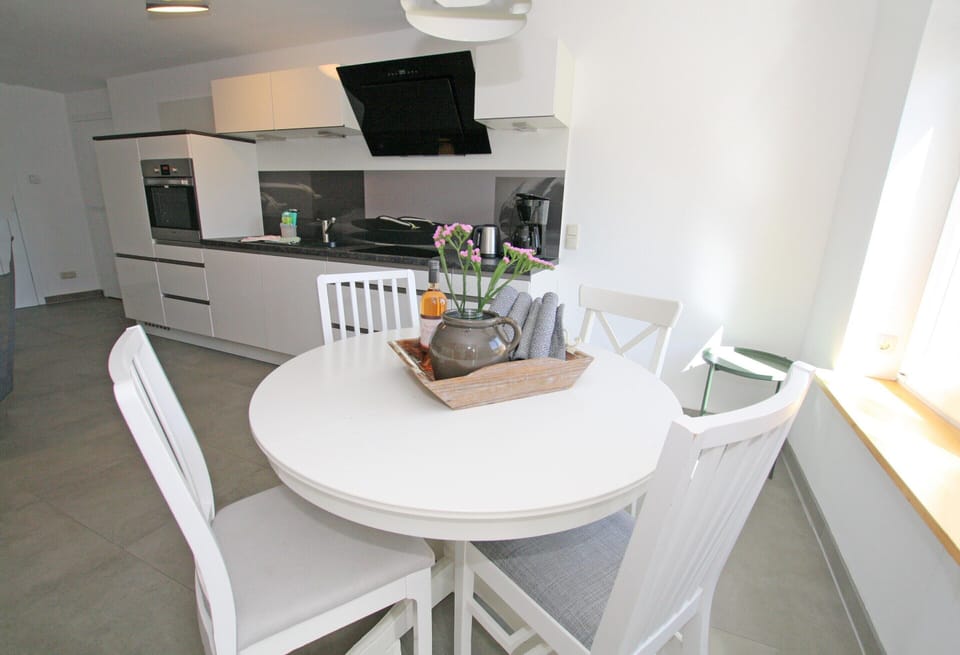 Apartment | Dining
