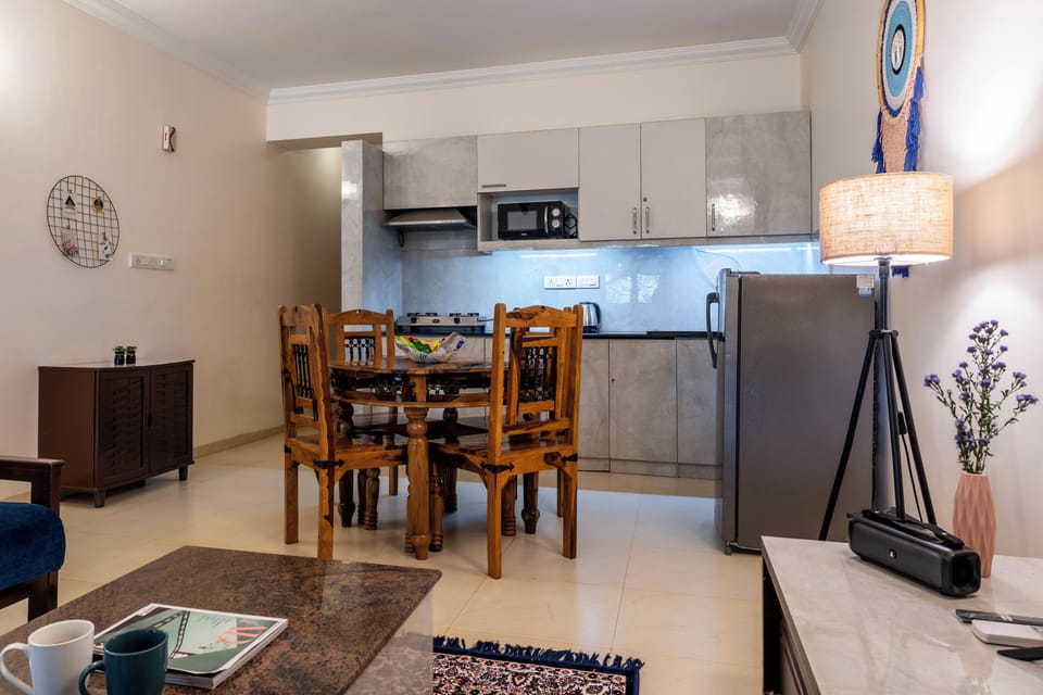 Deluxe Duplex | Dining room