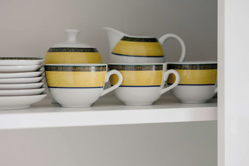 Delicious tea or coffee can be prepared using an electric kettle.