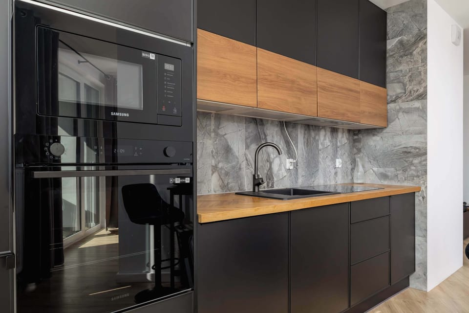 The modern, well-equipped kitchen allows you to prepare meals comfortably.
