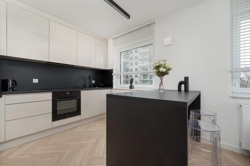Cook and dine in style with the modern kitchenette and dining area.