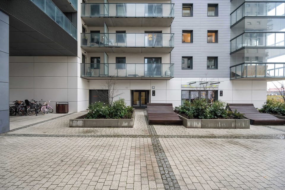 Stay in a well-connected area with excellent public transport links.
