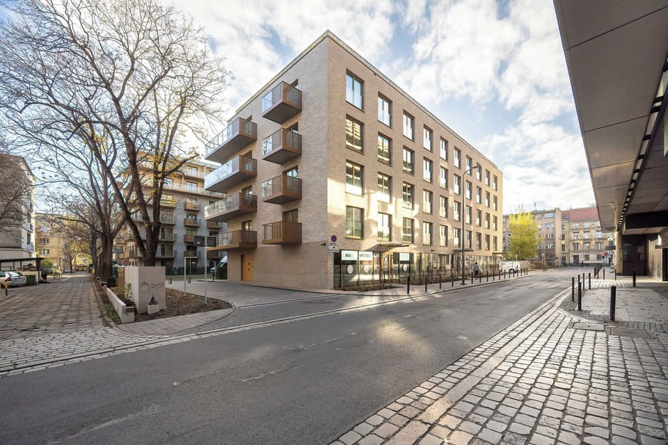 Enjoy easy access to the city's attractions from this well-located building.