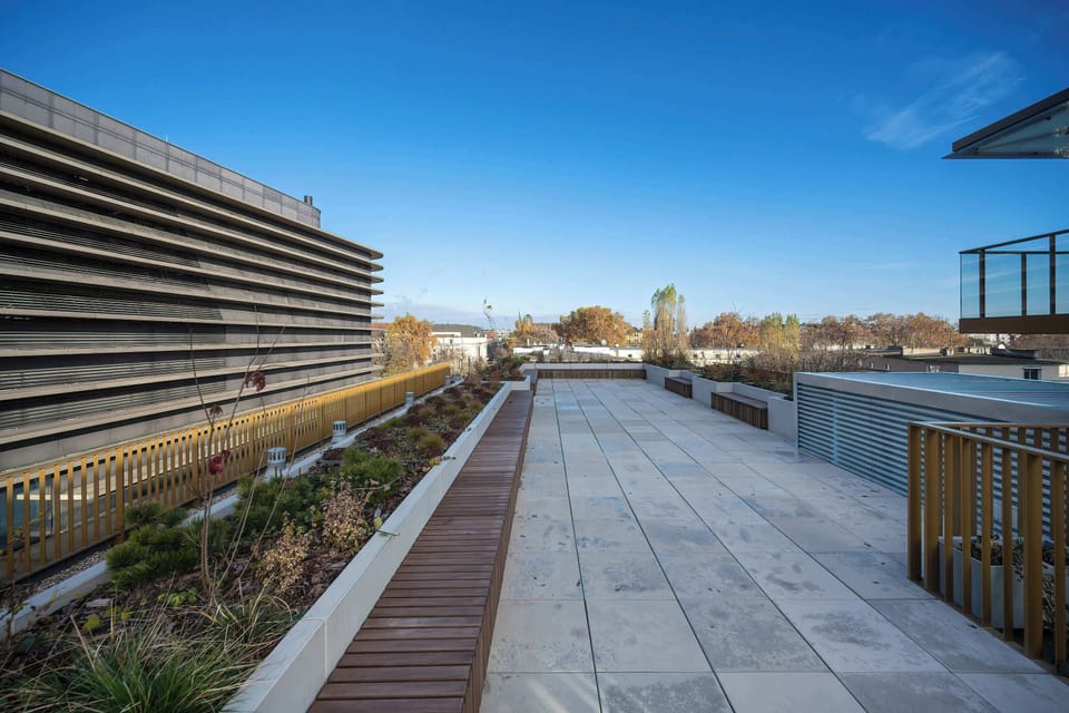 The terrace in the common area is an ideal place to unwind after a busy day.