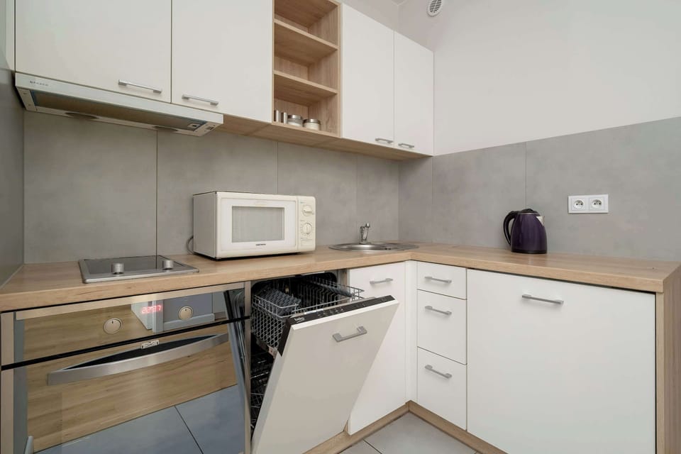 Fully equipped kitchenette.