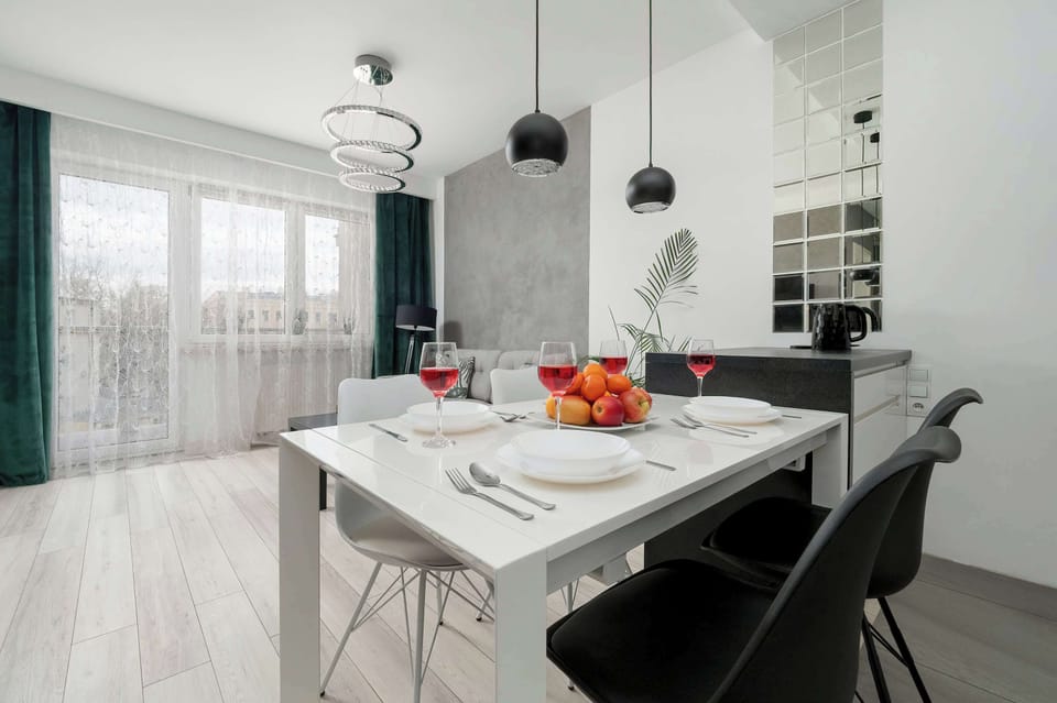Fully equipped kitchenette with dining area.