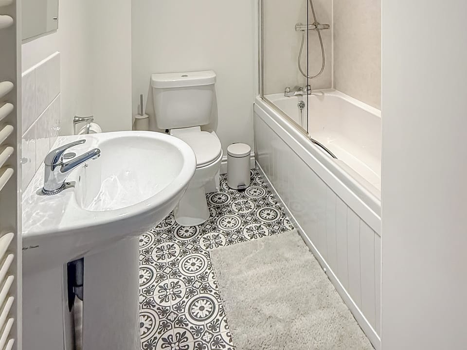 Bathroom | The Granary - Holly Farm Holiday Cottage, Stoke St. Gregory, near Taunton