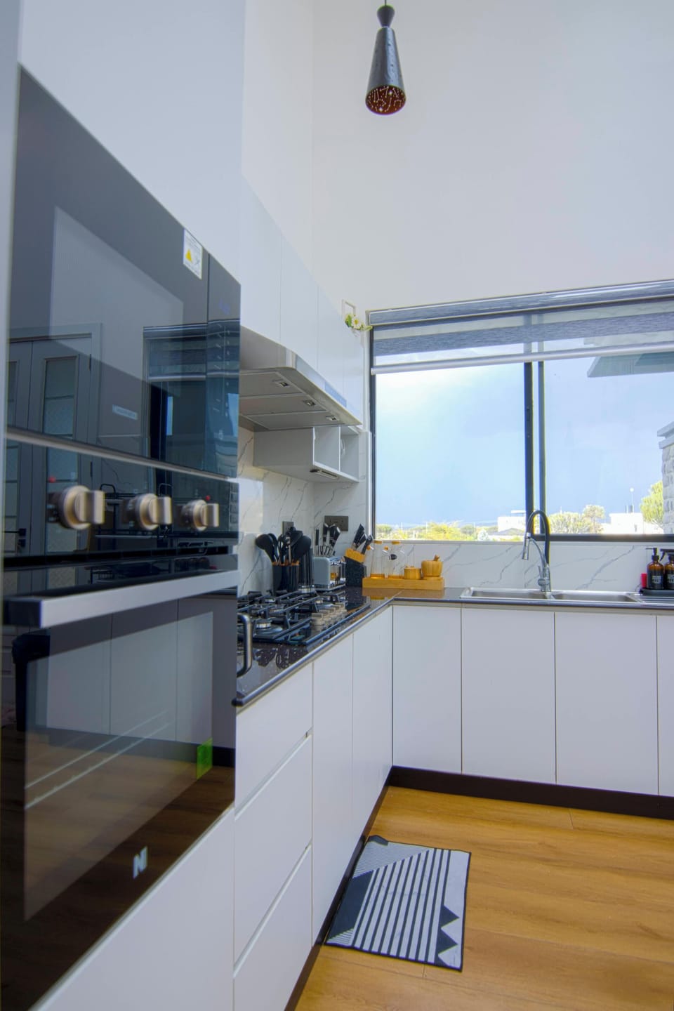 Luxury Bungalow, Garden View | Private kitchen | Fridge, microwave, cookware/dishes/utensils