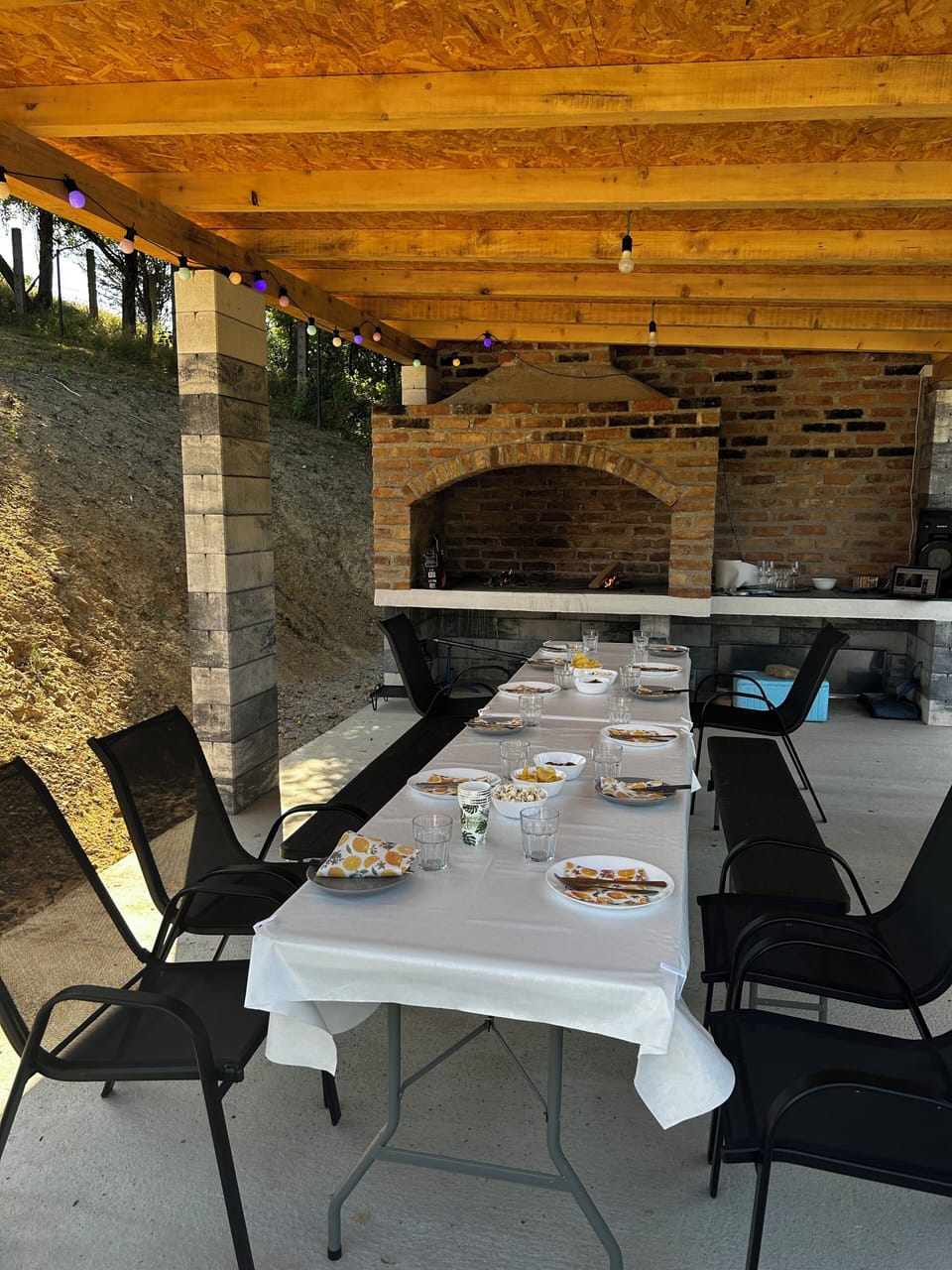 Outdoor dining