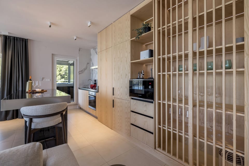 Deluxe Penthouse | Laptop workspace, soundproofing, free WiFi