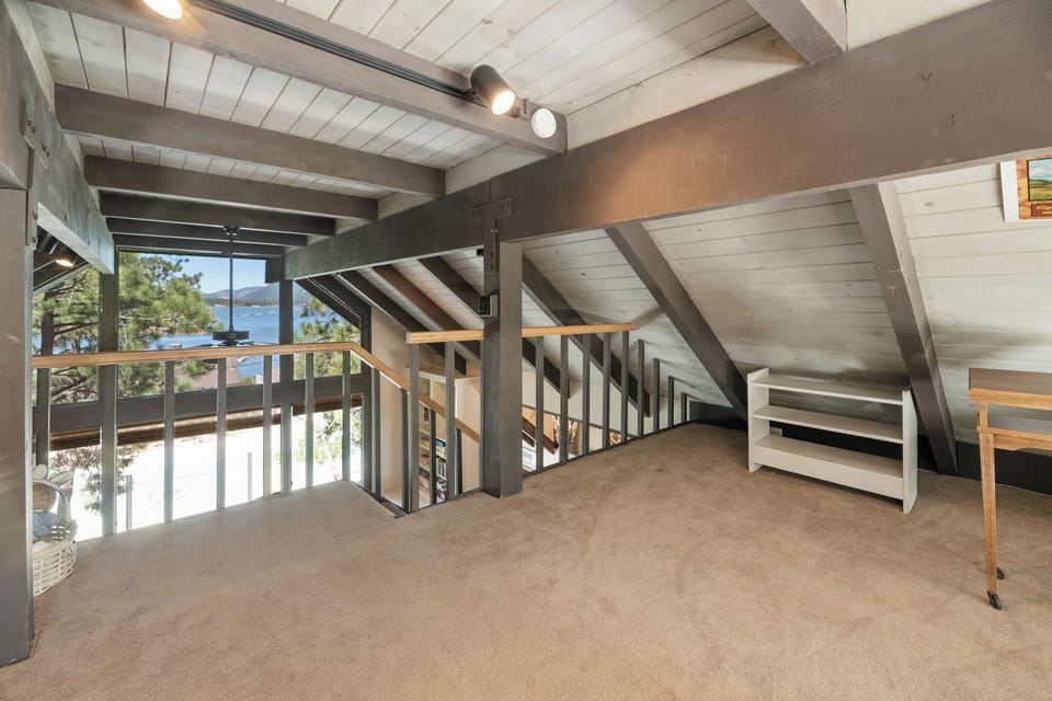 Flat-screen TV, fireplace