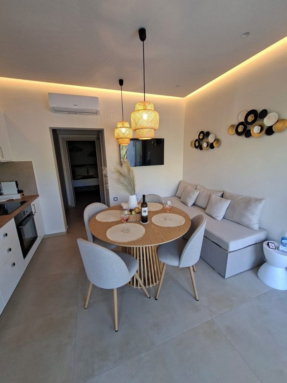 Suite, Partial Ocean View | Living area | 47-inch Smart TV with digital channels