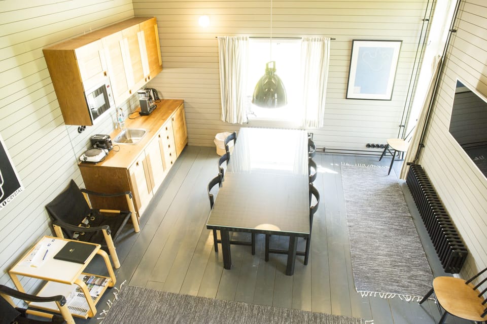 Design Studio Suite, 1 Queen Bed | Individually decorated, desk, iron/ironing board, free WiFi